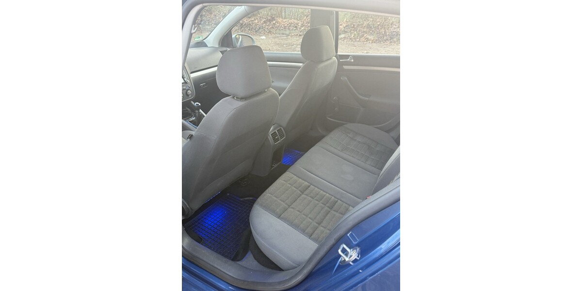 VW Golf 248.000 km 4.000 &euro; Düsseldorf 40213