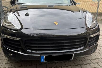 Porsche Cayenne 196.000 km 28.500 &euro; Nürnberg 90443