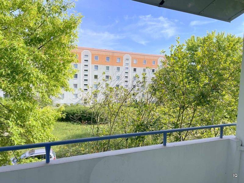 Renovierungsbedürftige 3-Zimmer-Wohnung im 2.OG mit Balkon in Lauchhammer-Mitte