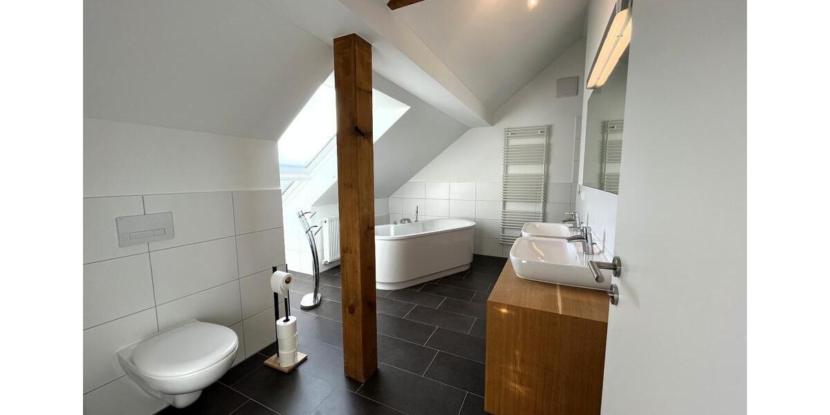 Dachgeschoßwohnung Erfurt - 2 Zimmer, 122 m&sup2;, 1.285&euro; | Angebot:25512316