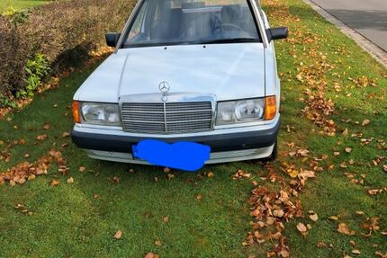 Mercedes-Benz 190 275.400 km 3.750 &euro; Hage 26524