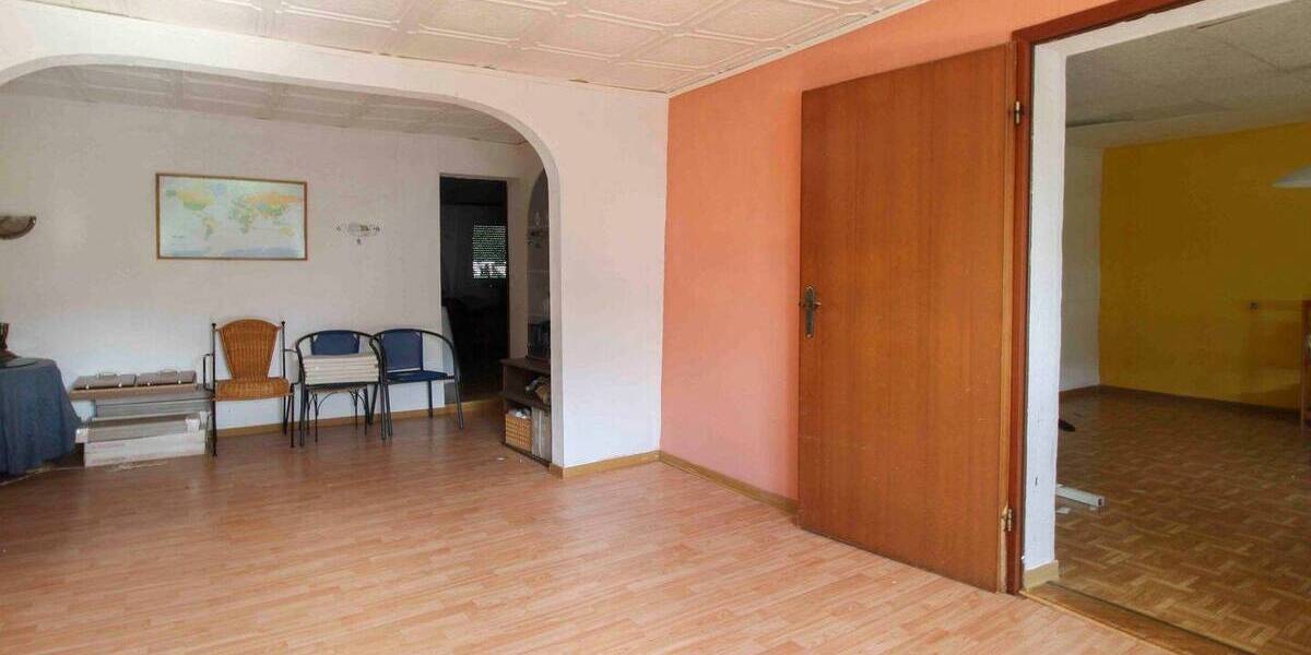Mehrfamilienhaus, Wohnhaus Büdingen Rinderbügen - 8 Zimmer, 234 m&sup2;, 271.000&euro; | Angebot:26218925