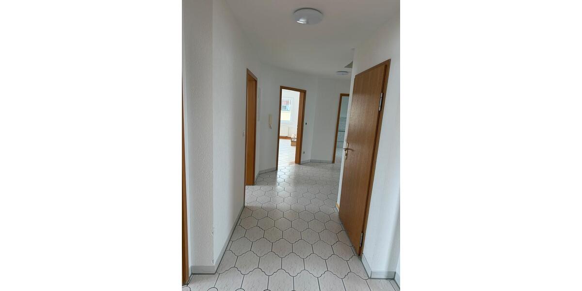 Etagenwohnung Bergen - 5 Zimmer, 103 m&sup2;, 1.020&euro; | Angebot:25539311