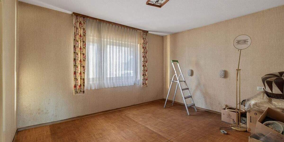 Mehrfamilienhaus, Wohnhaus Karlsbad / Auerbach Auerbach - 6 Zimmer, 153 m&sup2;, 195.000&euro; | Angebot:24857833