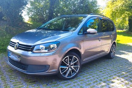 VW Touran 294.000 km 5.500 € Owen 73277