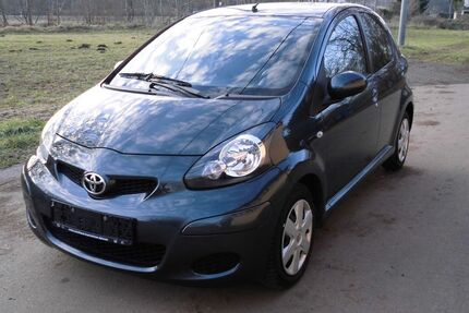 Toyota Aygo (X) 66.000 km 6.300 &euro; Glauchau 08371
