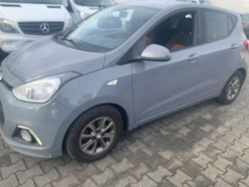 i10