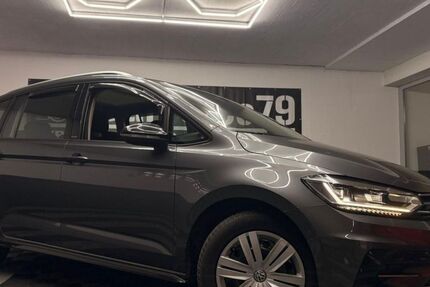 VW Touran 143.631 km 18.480 &euro; Wutöschingen-Degernau 79793
