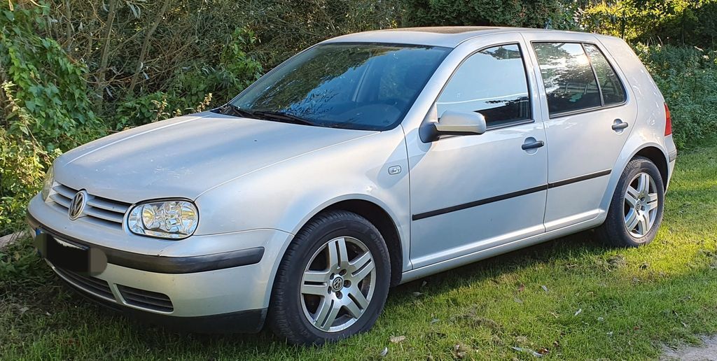 VW Golf 218.000 km 2.500 € Wittendörp 19243