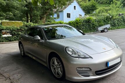Porsche Panamera 140.286 km 21.111 € Essen 45279