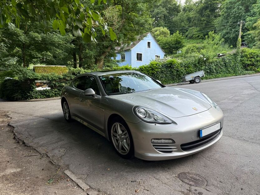 Porsche Panamera 140.286 km 21.111 € Essen 45279