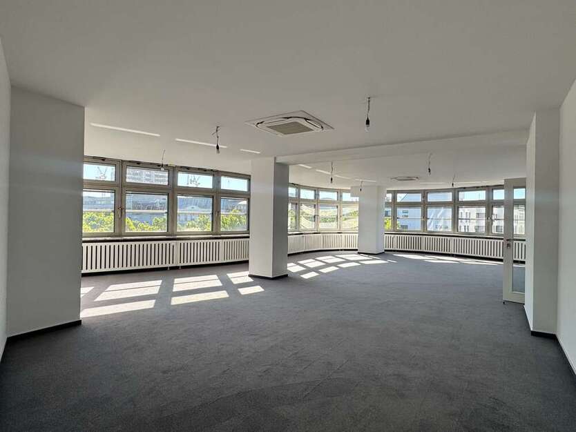 Büro in Berlin 9.380 € 335 m²