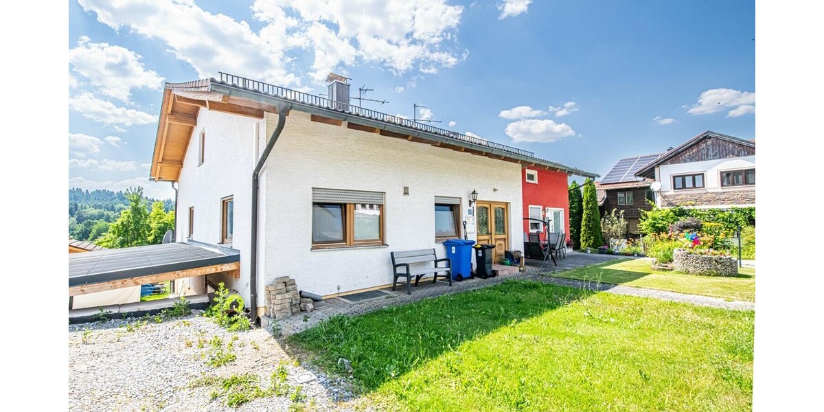 Großzügige Doppelhaushälfte mit Blick ins Grüne und großem Grundstück - Doppelhaushälfte Bad Kötzting / Wettzell Wettzell | Angebot:27068410