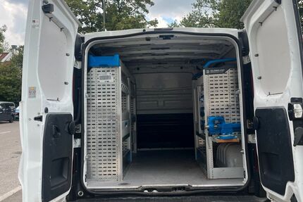 Opel Vivaro 141.782 km 12.999 € München 81825