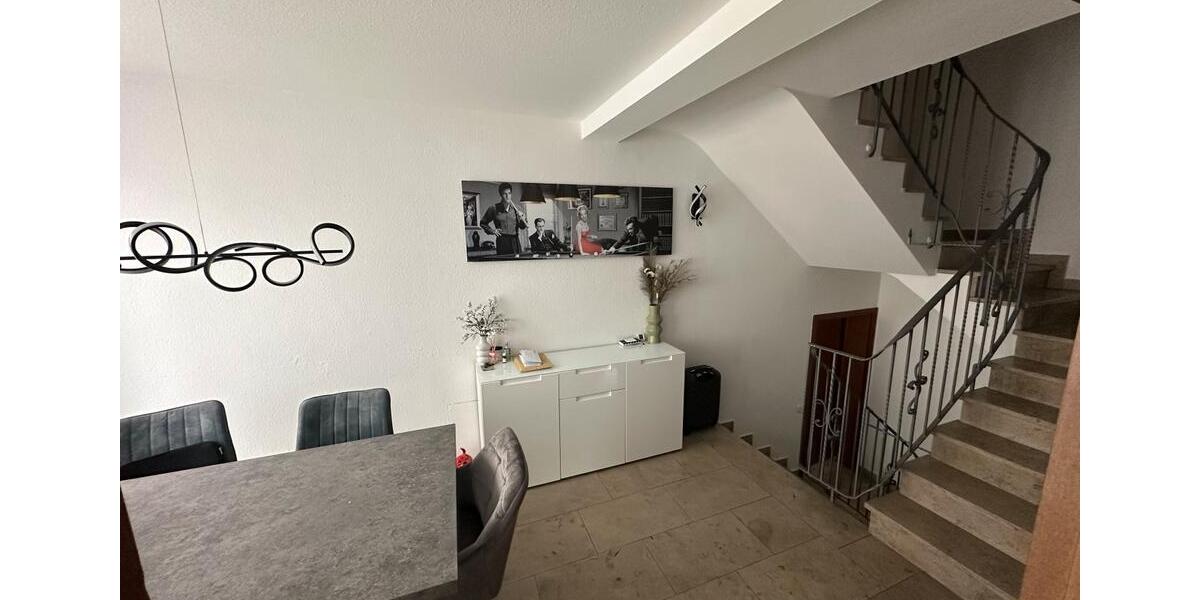 Traumhafte Doppelhaushälfte mit Garten in 91227 Leinburg 4 zimmer