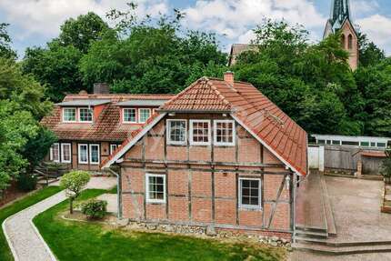 Haus Wriedel - 3 Zimmer, 153 m&sup2;, 1.100&euro; | Angebot:27111061