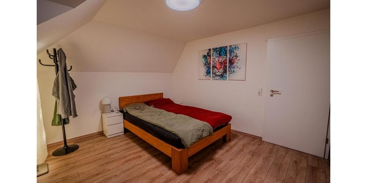 Dachgeschoßwohnung Brackenheim - 3 Zimmer, 80 m&sup2;, 320.000&euro; | Angebot:26241457