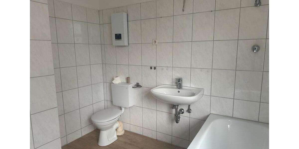 Erdgeschoßwohnung Remscheid Reinshagen - 4 Zimmer, 81 m&sup2;, 447&euro; | Angebot:26660198