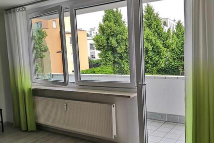 Helle 4-Zimmer-Wohnung mit Balkon in Regensburg West ab 1.12.25