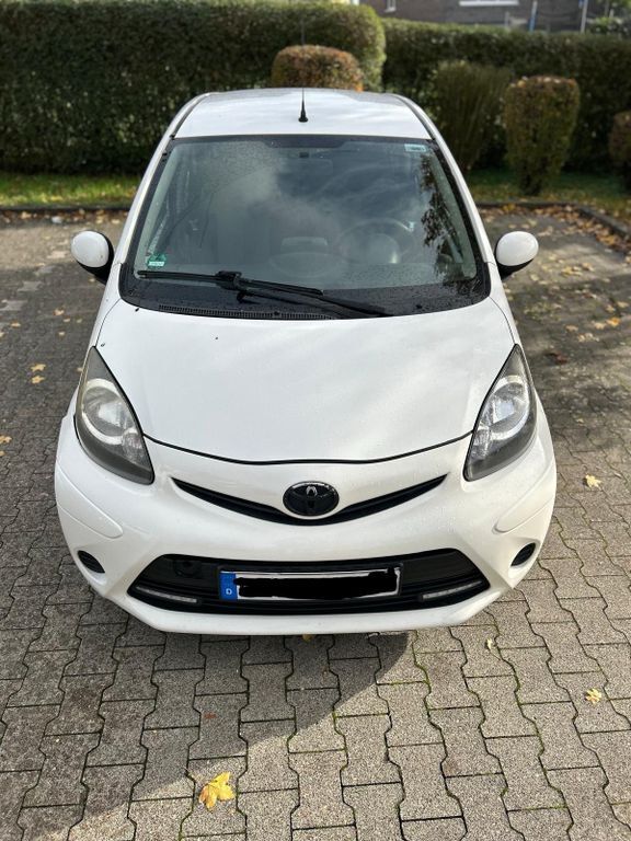 Toyota Aygo (X) 97.000 km 4.900 € Leverkusen 51375