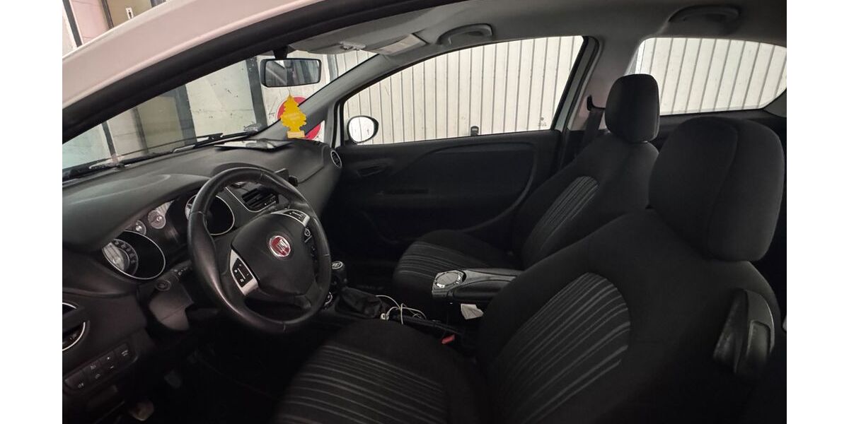 Fiat Punto 150.000 km 2.370 &euro; München 80687