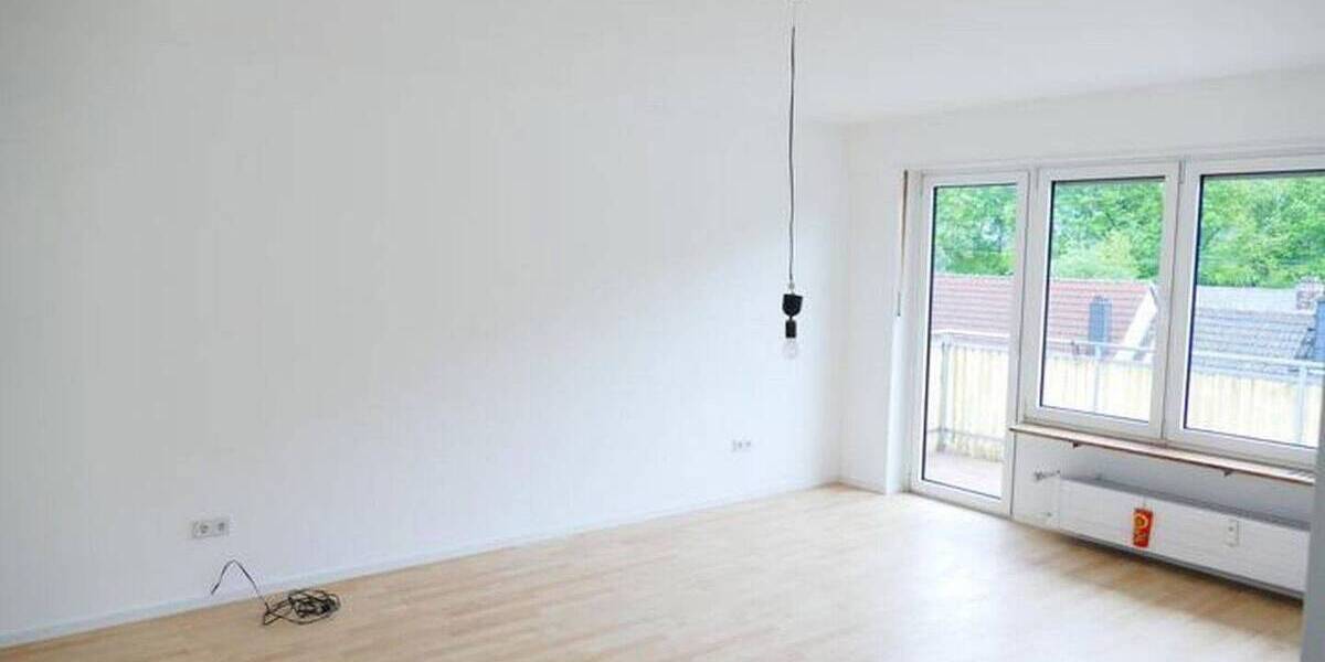 DG mit Balkon: helle großzügige 3-Zimmer + Wohnküche + Bad + GästeToilette, keine Schrägen,zentral 3 zimmer