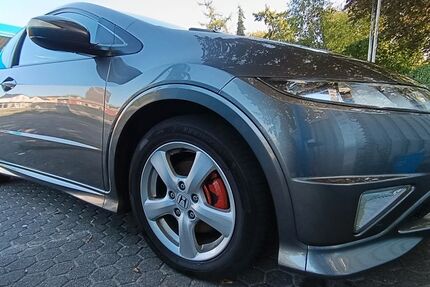 Honda Civic 305.000 km 4.900 € Düsseldorf 40627