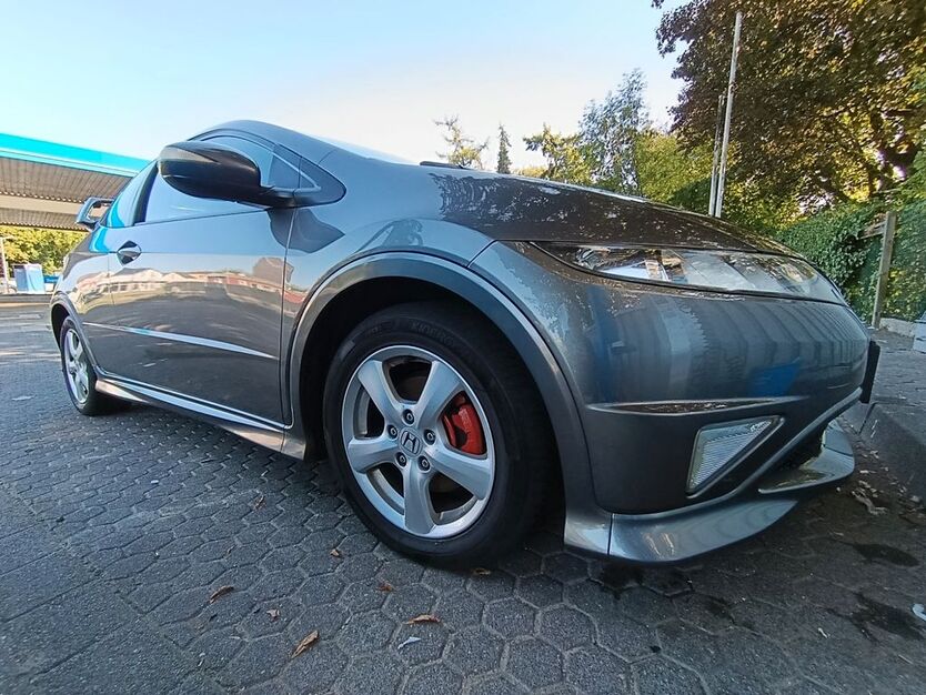 Honda Civic 305.000 km 4.900 € Düsseldorf 40627
