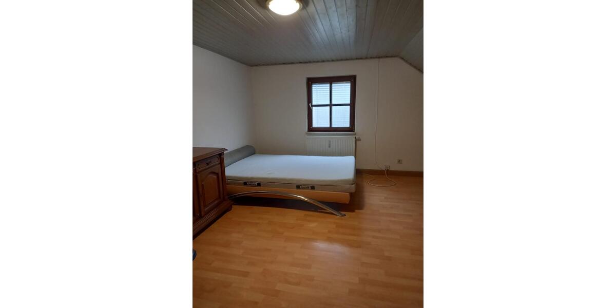 Dachgeschoßwohnung Deggendorf - 1 Zimmer, 30 m&sup2;, 350&euro; | Angebot:26476746