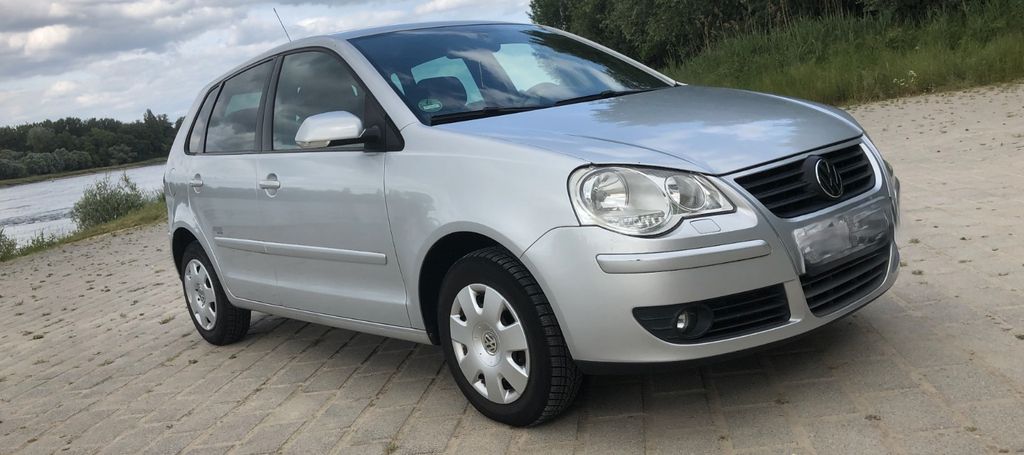 VW Polo 87.600 km 3.999 &euro; Au am Rhein 76474