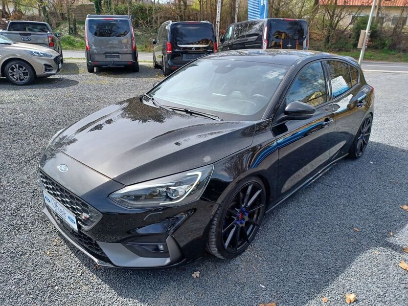 Ford Focus 80.700 km 21.490 € Wiesau 95676