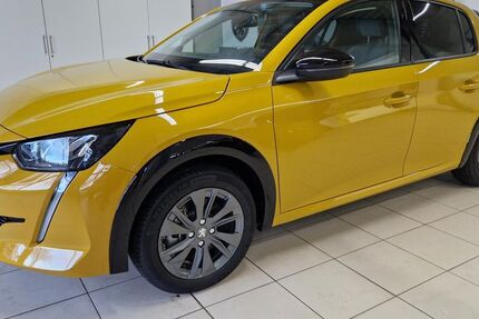Peugeot 208 13.805 km 19.900 &euro; Augsburg 86179