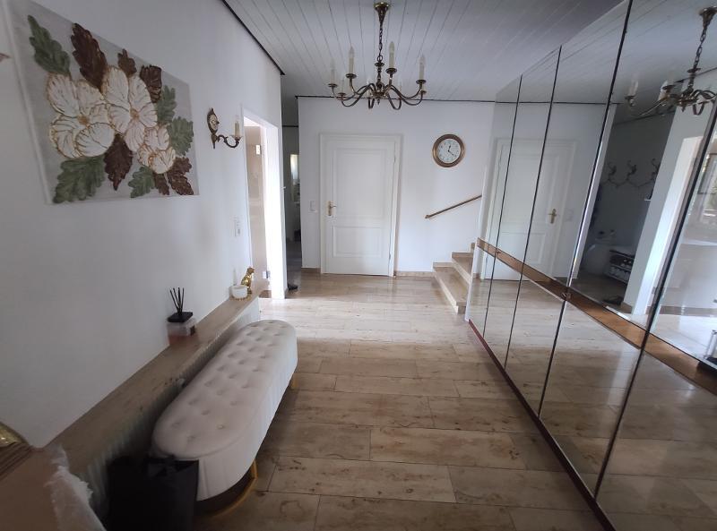 5 Zi. OG Wohnung mit Gartennutzung, Balkon und Garage 5 zimmer