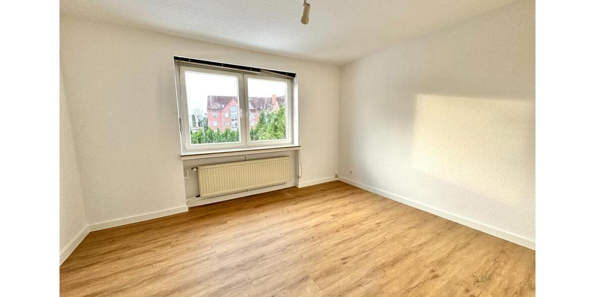 Wohnoase mit eigenem Gartenanteil – Helle 4-Zimmer-Wohnung im Herzen von Leer 4 zimmer