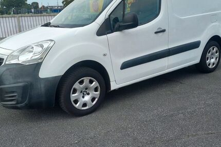 Peugeot Partner 110.000 km 5.999 &euro; Paderborn 33106