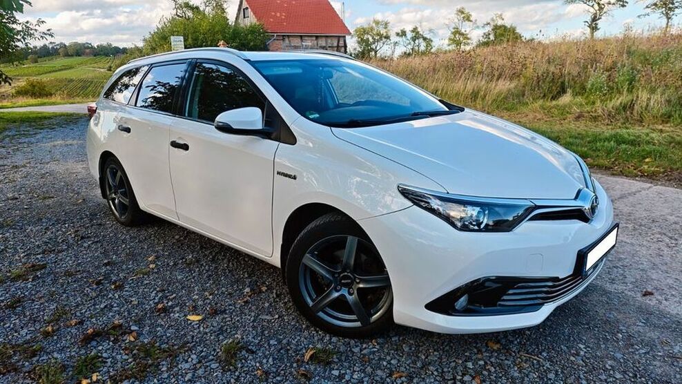 Auris Touring Sports