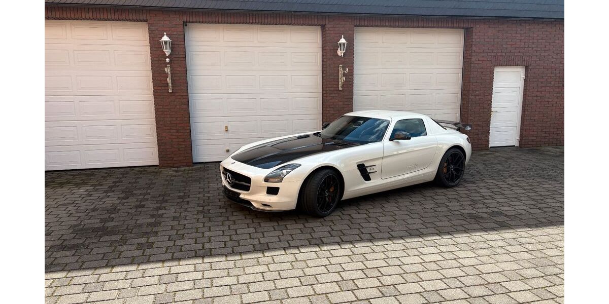 Mercedes-Benz SLS AMG 12.485 km 329.000 &euro; Cottbus 03042