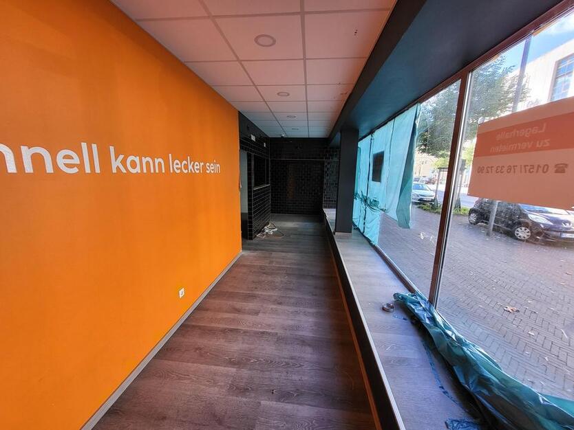 Toplage am Kaiserwall – Gastronomiegeeignete Ladenfläche mit Stil & Sichtbarkeit! zimmer