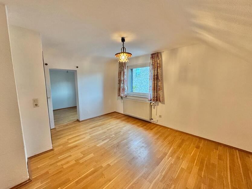 5-Zimmer Haus mit Garten - 15 min zum Hbf Köln zimmer