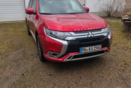 Mitsubishi Plug-in Hybrid Outlander 116.037 km 16.799 &euro; Hartmannsdorf 09232