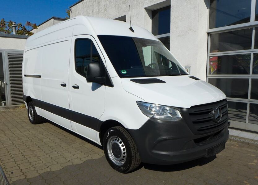 Mercedes-Benz Sprinter 188.278 km 14.990 € Berlin 13086