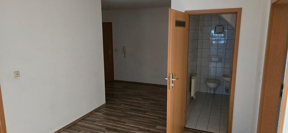 Dachgeschoßwohnung Zella-Mehlis Mehlis - 4 Zimmer, 121 m&sup2;, 690&euro; | Angebot:26566134