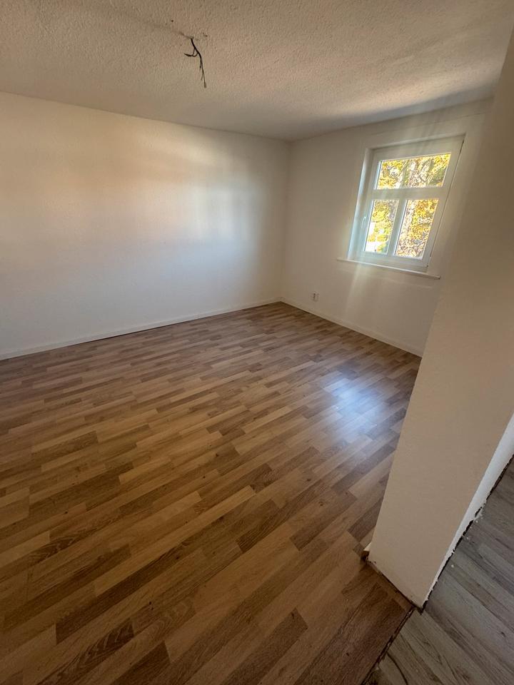 Haus zu vermieten mit Garten und Carport in Friedrichroda