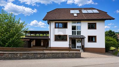 3 WOHNEINHEITEN IN TRAUMHAFTER HANGLAGE - Haus Stühlingen | Angebot:27077177