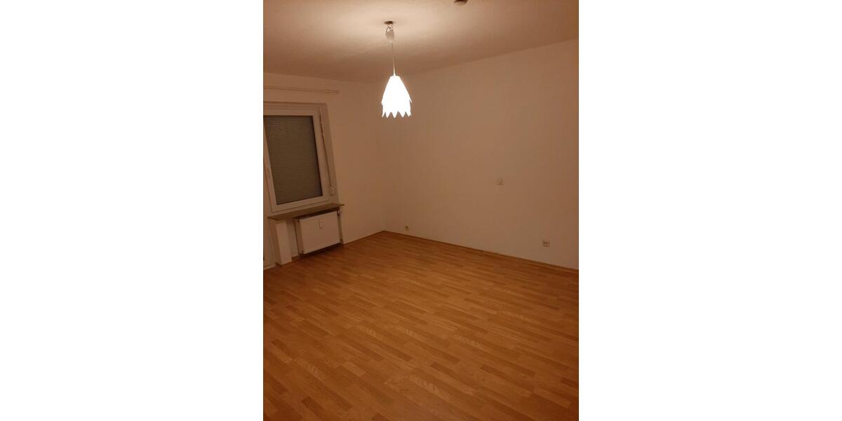 Etagenwohnung Niederwerrn - 2 Zimmer, 65 m&sup2;, 650&euro; | Angebot:26032285