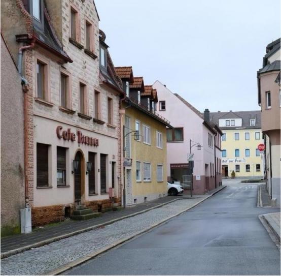 Einfamilienhaus Grafenwöhr - 11 Zimmer, 500 m&sup2;, 600.000&euro; | Angebot:24576987