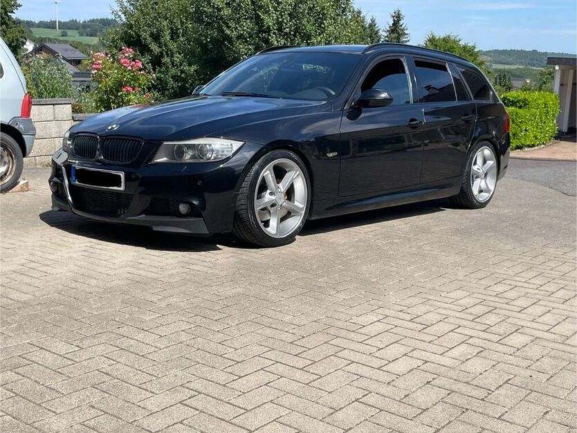 320