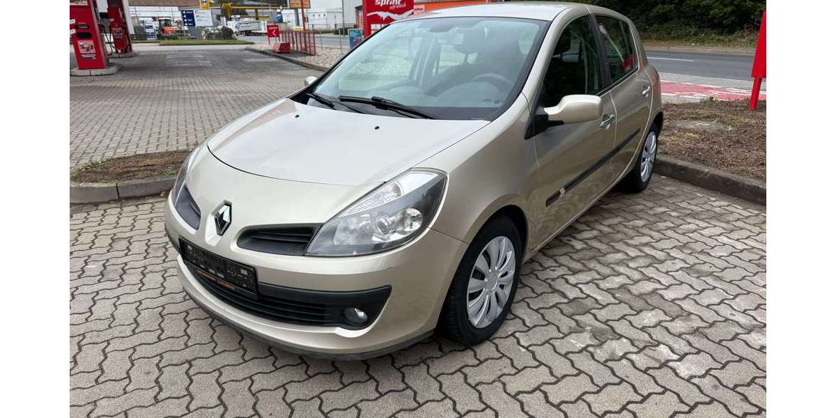 Renault Clio 243.000 km 2.600 &euro; Dresden 01187