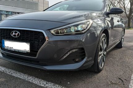 Hyundai i30 83.000 km 14.900 &euro; Saarbrücken 66130