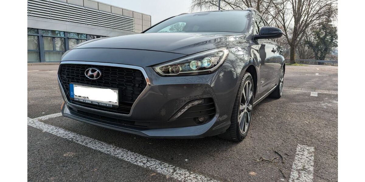 Hyundai i30 83.000 km 14.900 &euro; Saarbrücken 66130